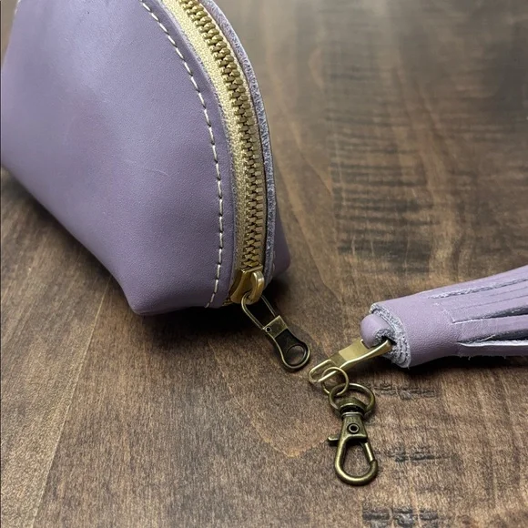 Portland Leather Lavender Taco pouch. - Picture 5 of 5
